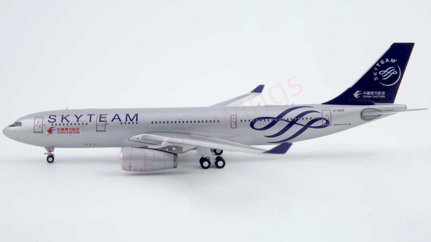 1:400 Kylin Models China Eastern Airlines A330-200 B-5949 "SKYTEAM" Aircraft Model+Free Tractor