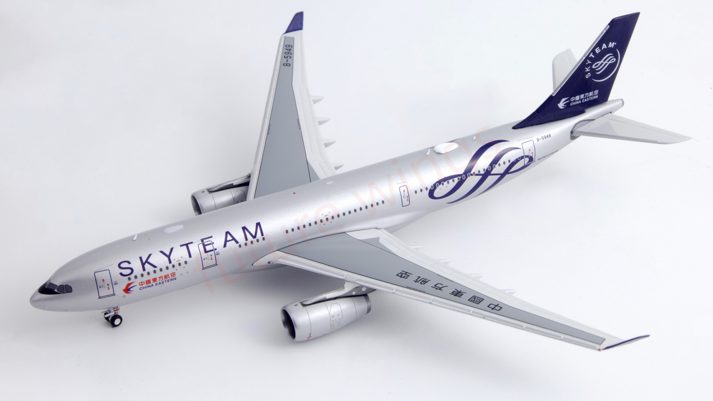 1:400 Kylin Models China Eastern Airlines A330-200 B-5949 "SKYTEAM" Aircraft Model+Free Tractor