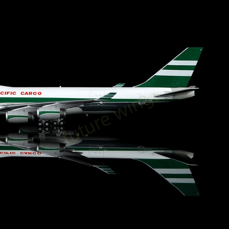 1:400 YY Wings Cathay Pacific Cargo B747-400F VR-HUH Aircraft Model Free Tractor+Stand