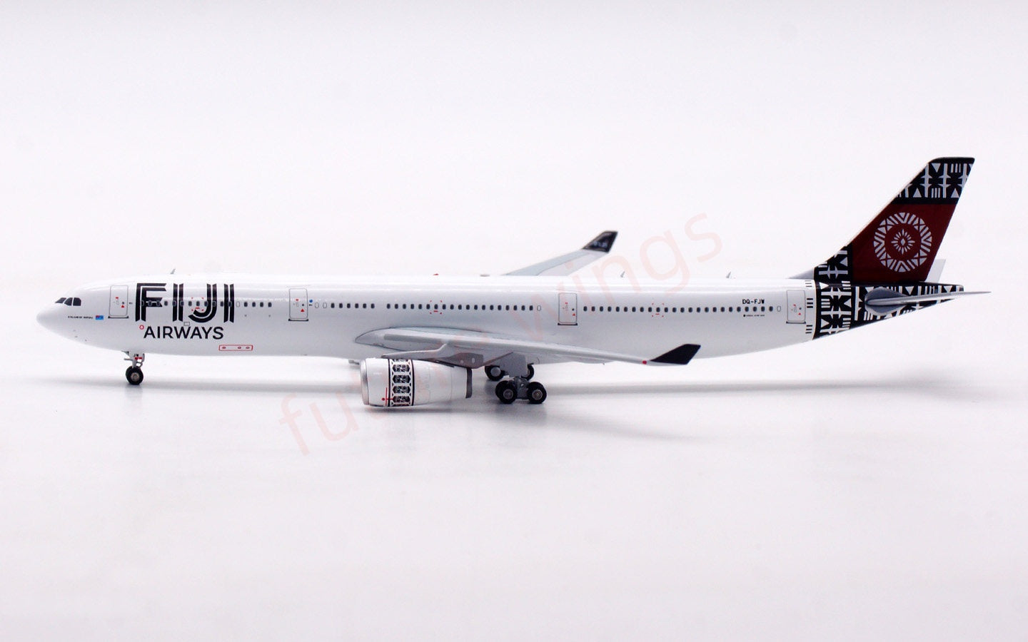 1:400 Aviation400 Fuji Airways A330-300 DQ-FJW Aircraft Model Free Tractor+Stand