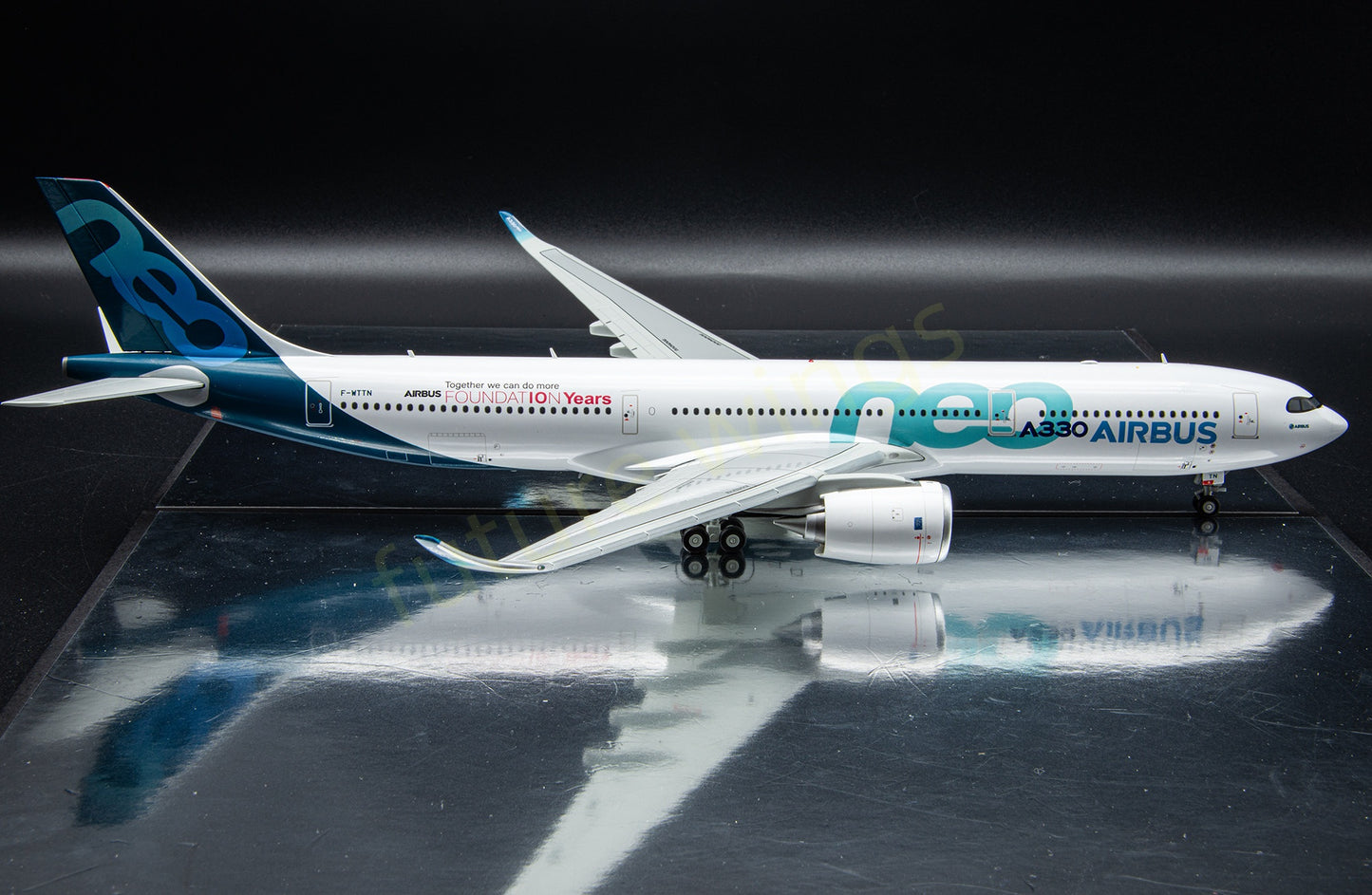 (Very Rare)1:200 JC Wings Airbus House Color A330-900neo F-WTTE F-WTTN Diecast Aircraft Model With Stand