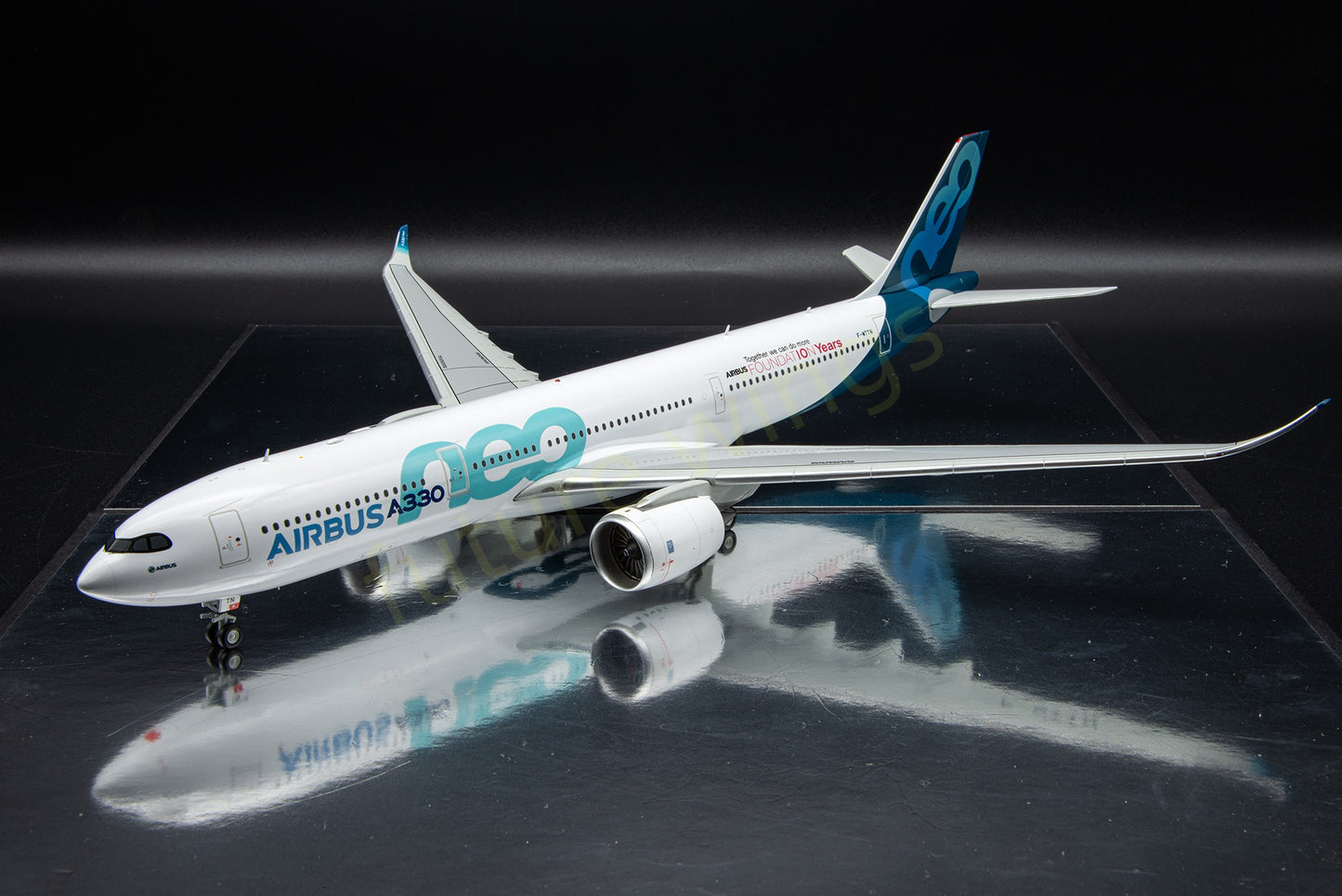 (Very Rare)1:200 JC Wings Airbus House Color A330-900neo F-WTTE F-WTTN Diecast Aircraft Model With Stand