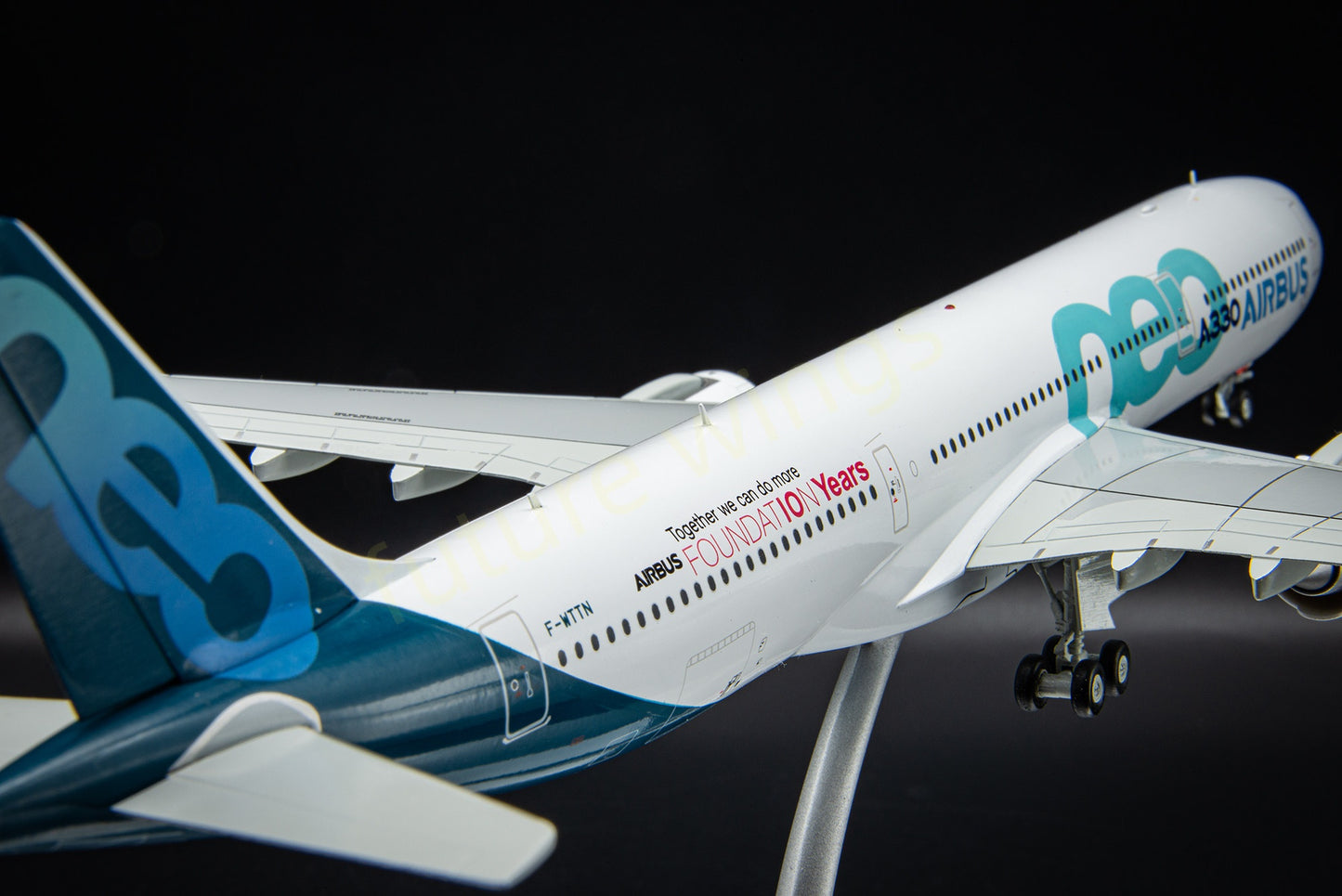 (Very Rare)1:200 JC Wings Airbus House Color A330-900neo F-WTTE F-WTTN Diecast Aircraft Model With Stand