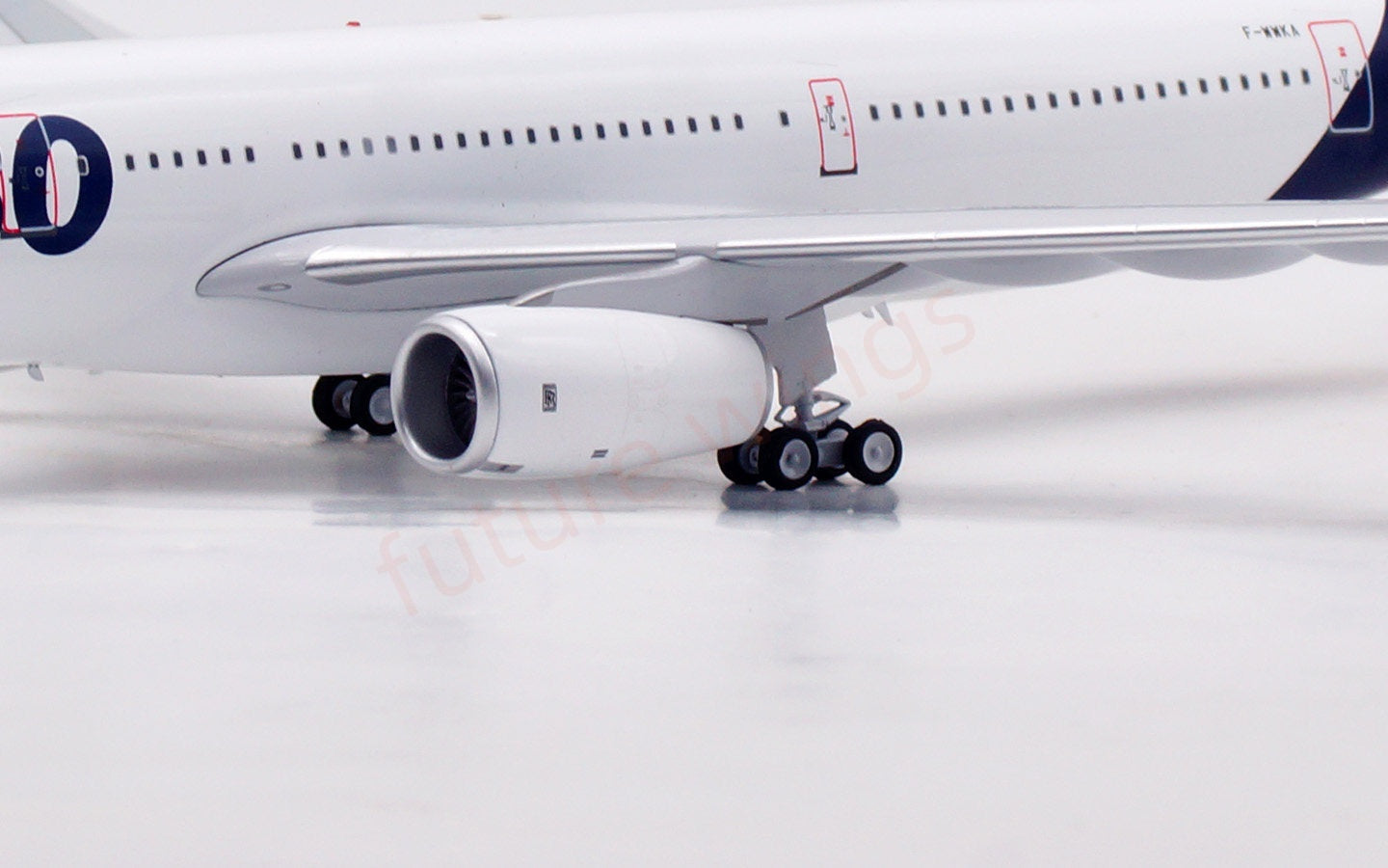 1:200 InFlight200 Airbus House Color A330-200 F-WWKA Aircraft Model With Stand