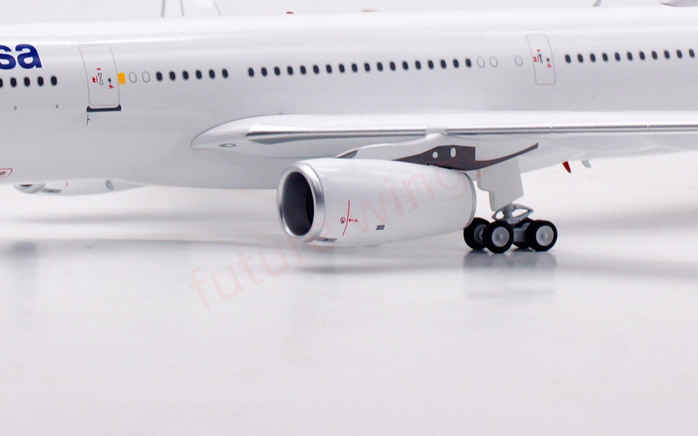 1:200 B-Models（InFlight200) Lufthansa Airlines A330-300 D-AIKR Aircraft Model With Stand