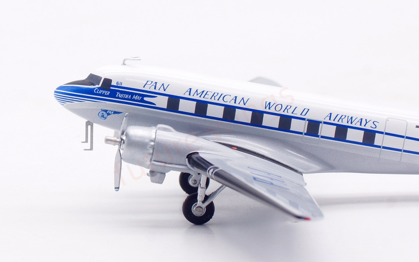 1:200 InFlight200 PAN AM DC-3 NC33611 Aircraft Model With Stand