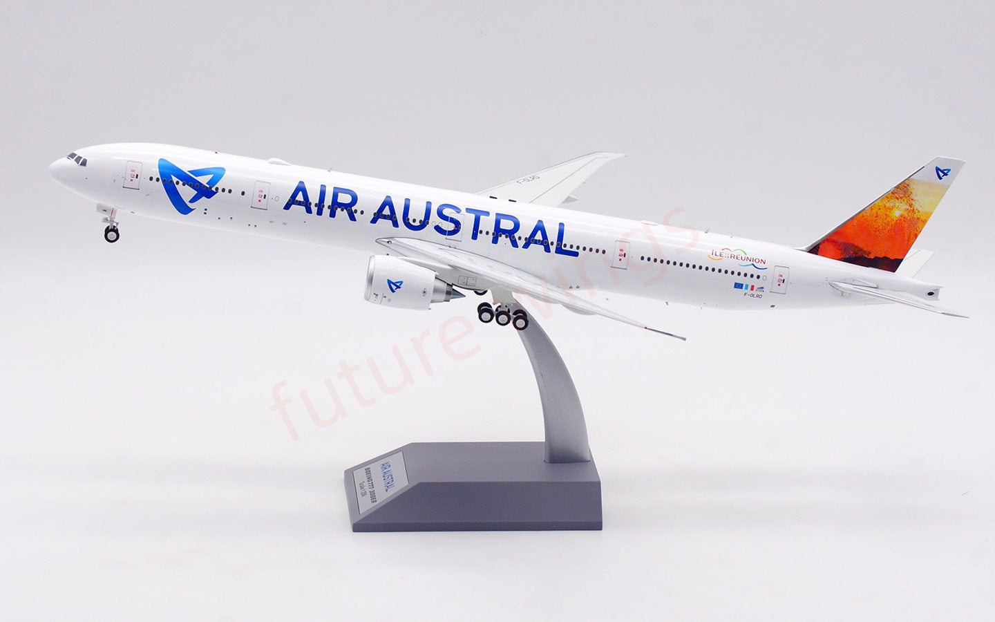1:200 InFlight200 Air Austral B777-300ER F-OLRD Diecast Aircraft Model