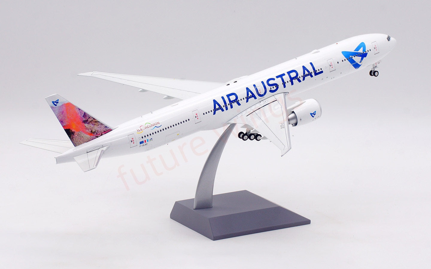 1:200 InFlight200 Air Austral B777-300ER F-OLRD Diecast Aircraft Model