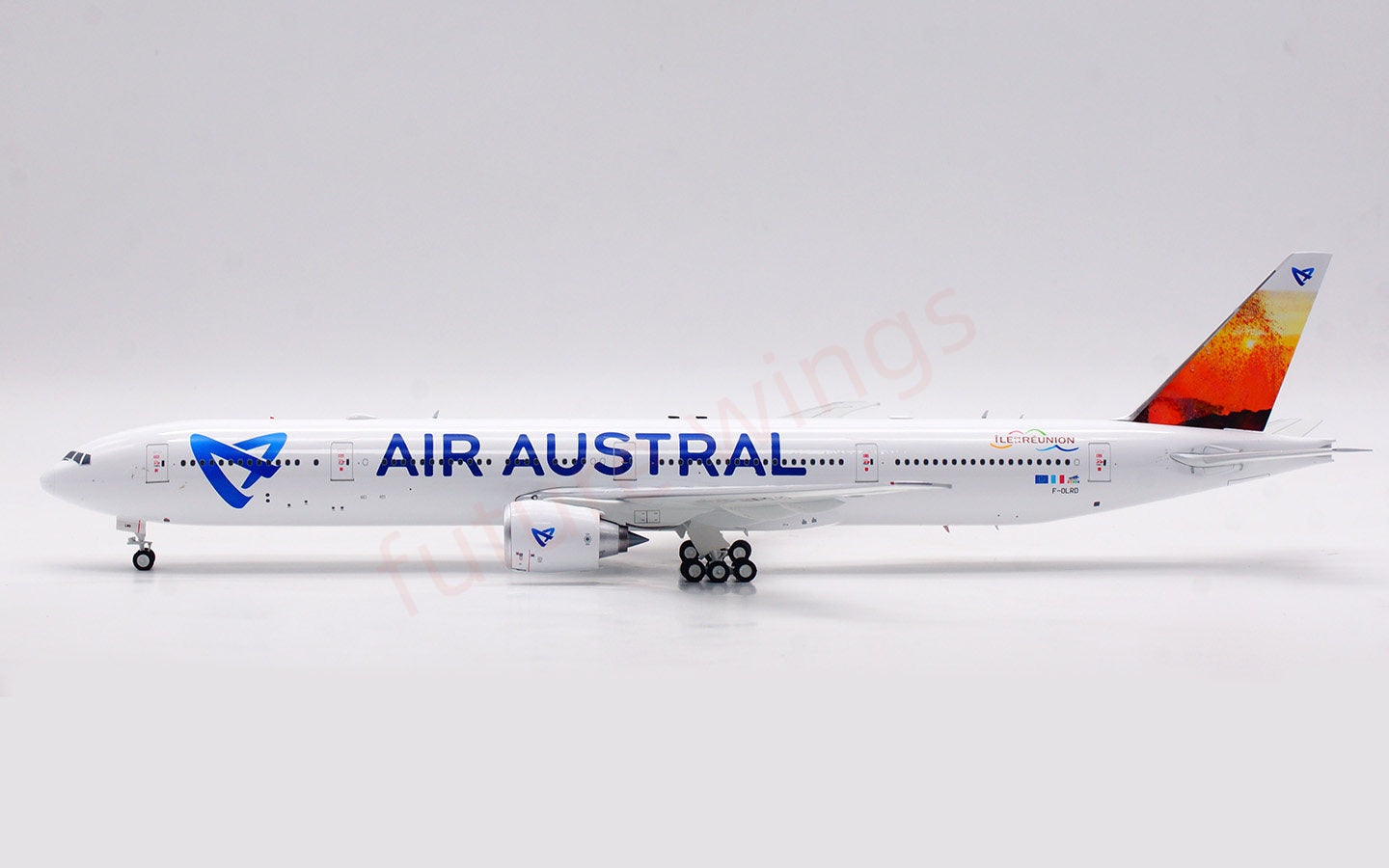 1:200 InFlight200 Air Austral B777-300ER F-OLRD Diecast Aircraft Model
