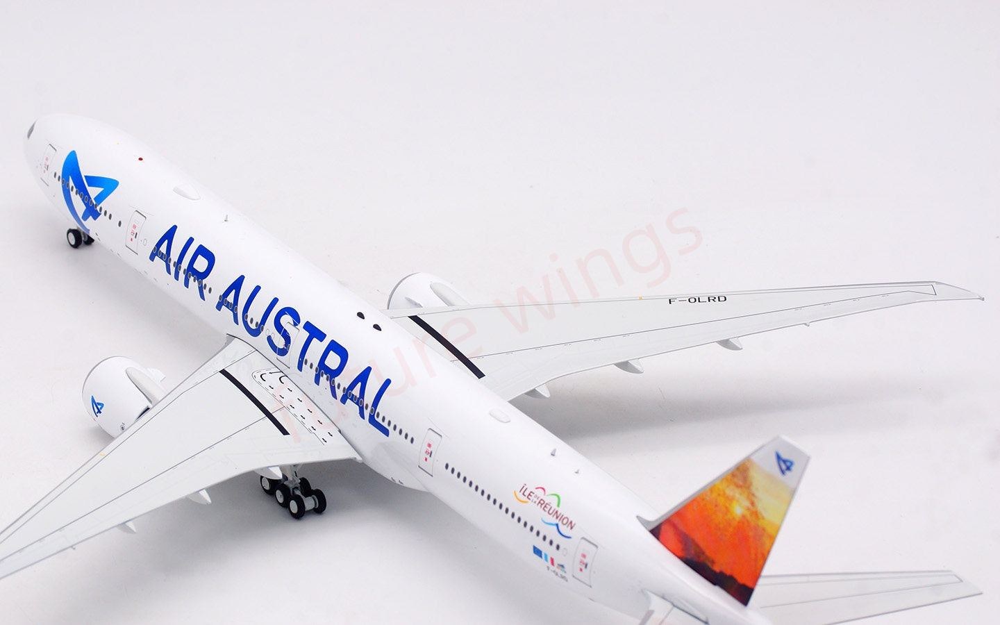 1:200 InFlight200 Air Austral B777-300ER F-OLRD Diecast Aircraft Model