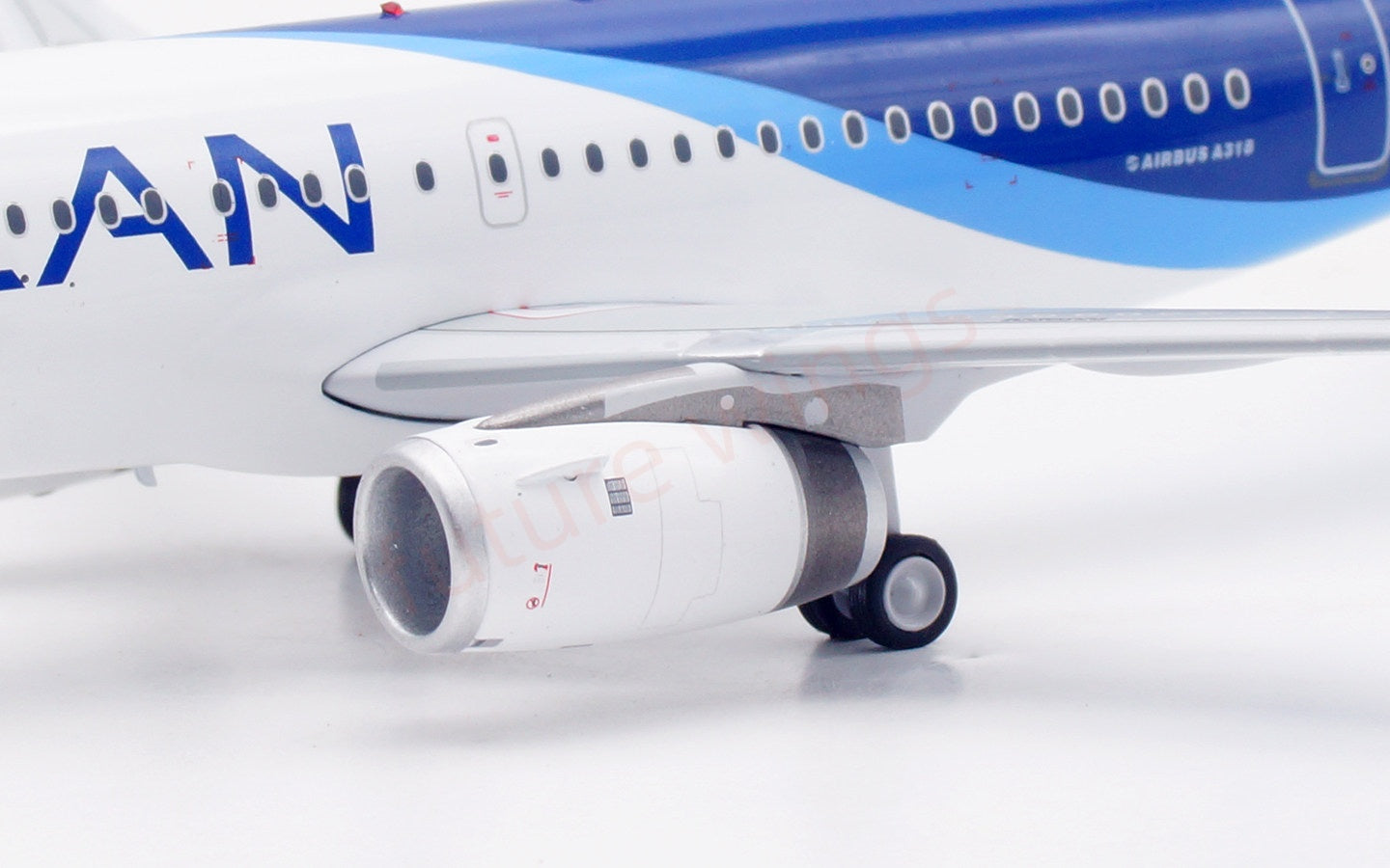 1:200 InFlight200 LAN A318 CC-CZR Diecast Aircraft Model