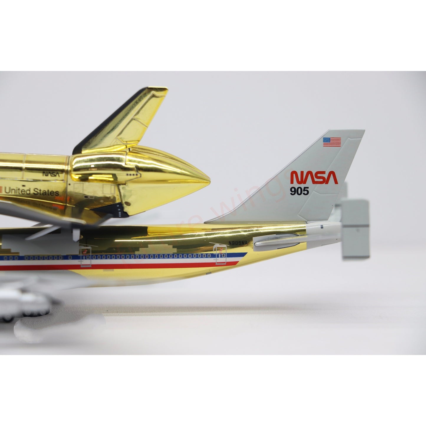 (SUPER RARE)1:400 Patriot NASA Boeing 747-100 N905NA + Space Shuttle (Gold Color) Free Stand+Tractor