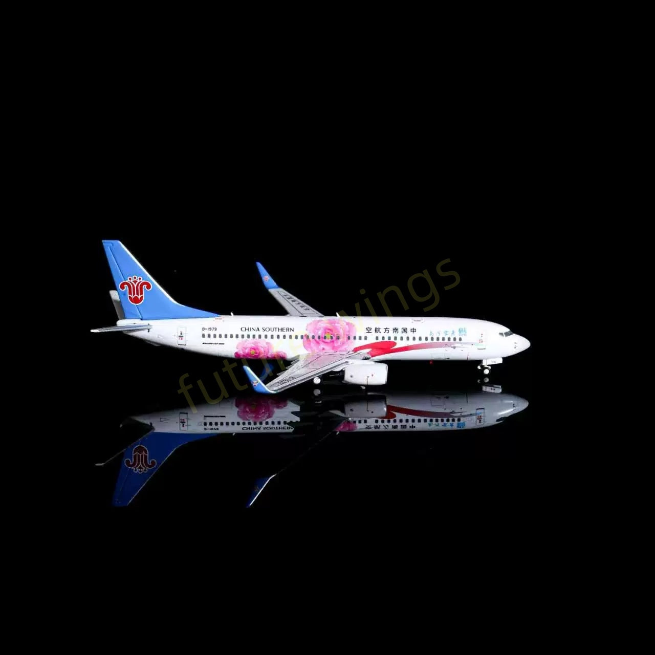 1:400 HYJL Wings China Southern Airlines B737-800 B-1979 Aircraft Model+Free Tractor