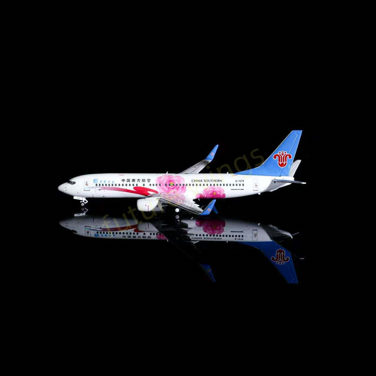 1:400 HYJL Wings China Southern Airlines B737-800 B-1979 Aircraft Model+Free Tractor