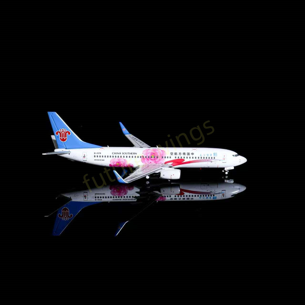 1:400 HYJL Wings China Southern Airlines B737-800 B-1979 Aircraft Model+Free Tractor