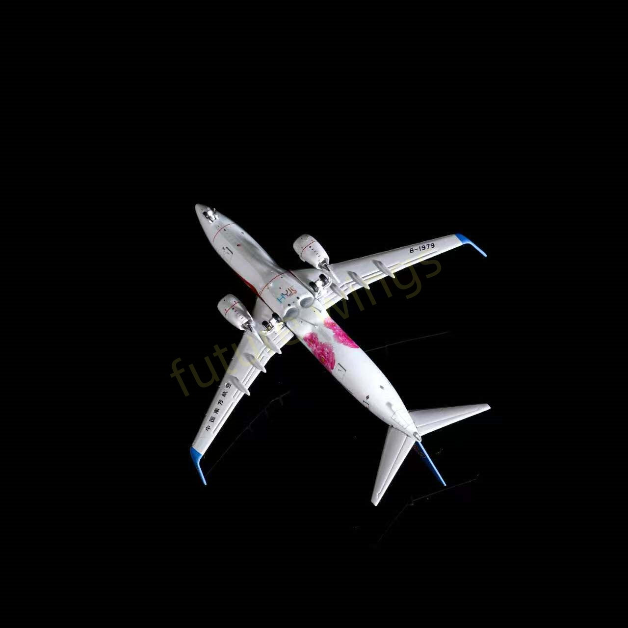1:400 HYJL Wings China Southern Airlines B737-800 B-1979 Aircraft Model+Free Tractor