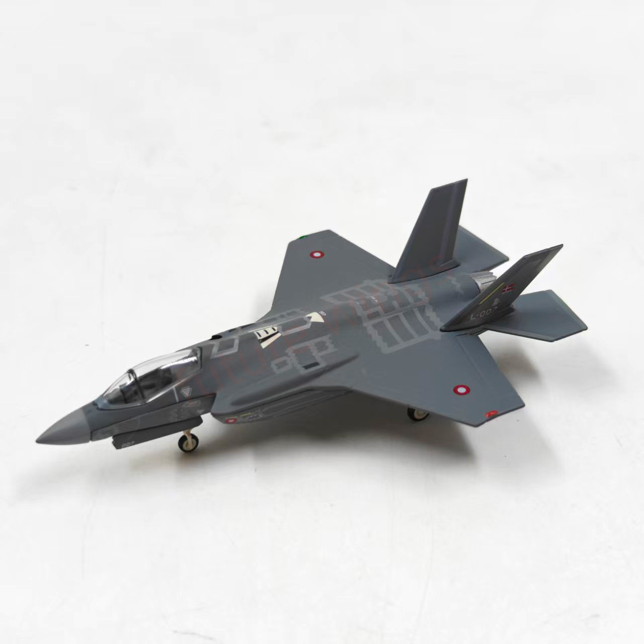 1:400 Herpa Wings 573603 Royal Danish Air Force F-35A Lightning II L-007 Diecast Airplane Model