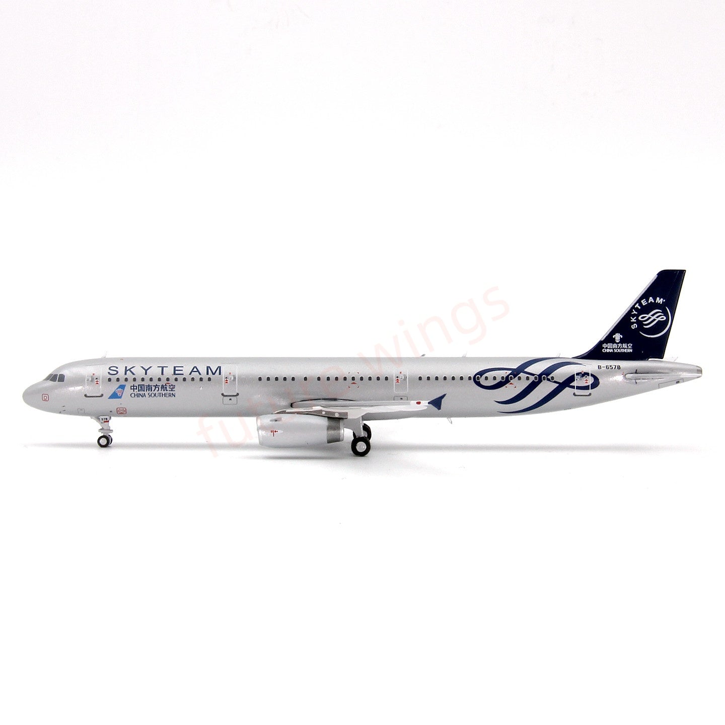 1:400 Geministar China Southern Airlines A321 B-6578 "SKYTEAM" Aircraft Model+Free Tractor