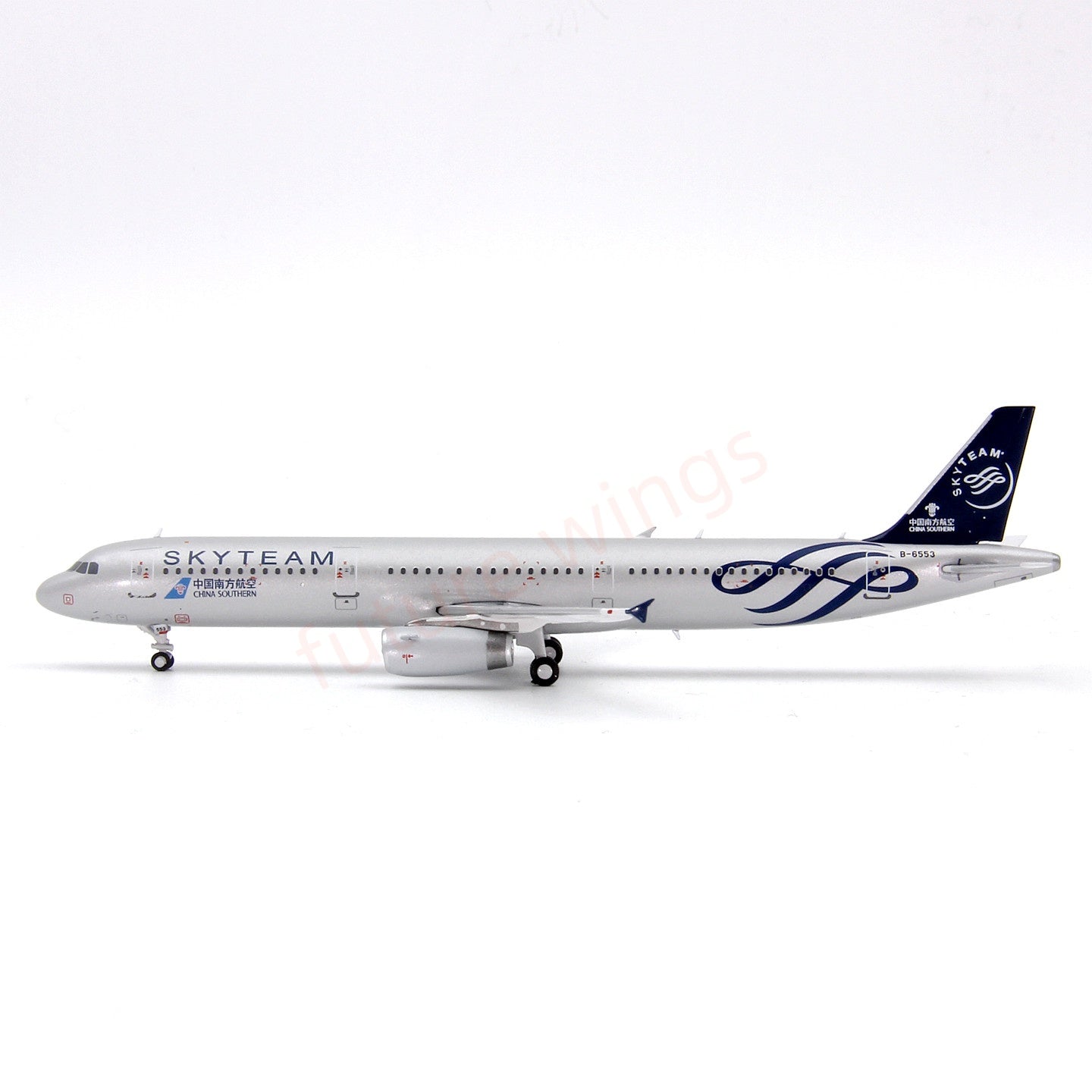 1:400 Geministar China Southern Airlines A321 B-6553 "SKYTEAM" Aircraft Model+Free Tractor