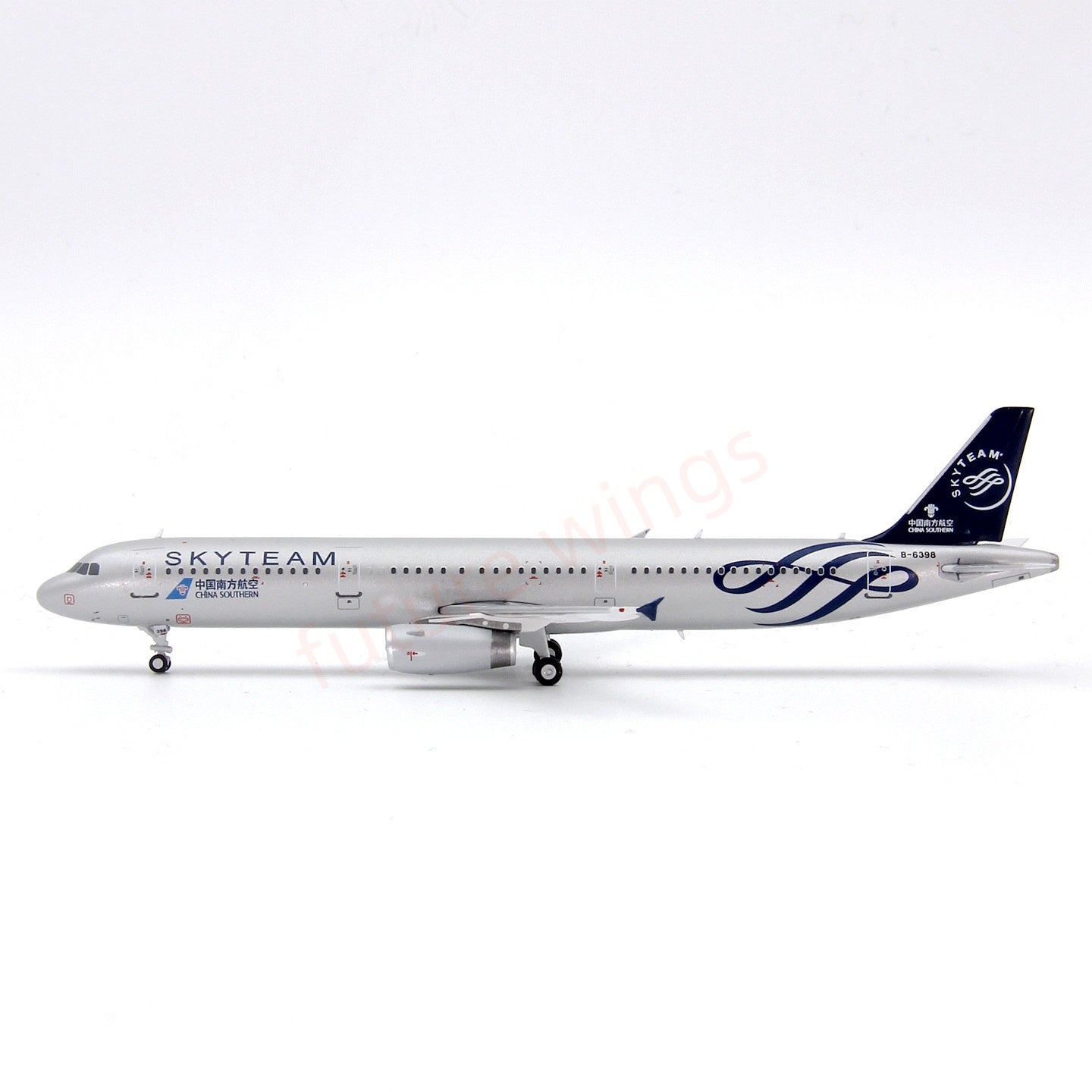 1:400 Geministar China Southern Airlines A321 B-6398 "SKYTEAM" Aircraft Model+Free Tractor