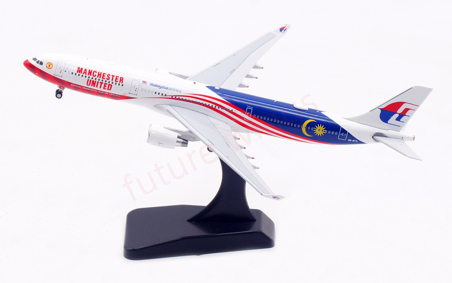 1:400 Aviation400 Malaysia Airlines A330-300 9M-MTL Free Tractor+Stand