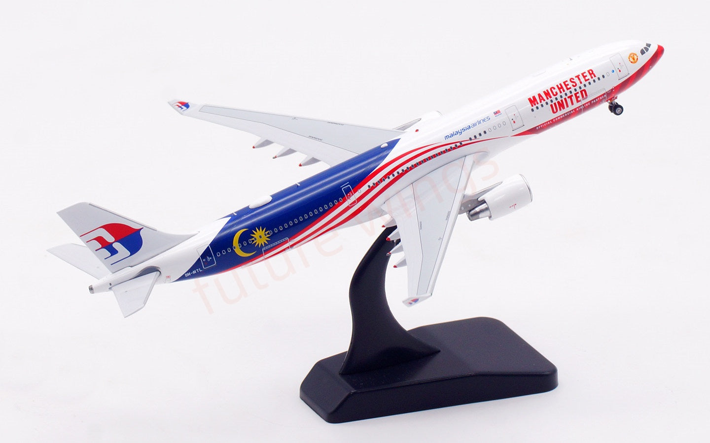 1:400 Aviation400 Malaysia Airlines A330-300 9M-MTL Free Tractor+Stand