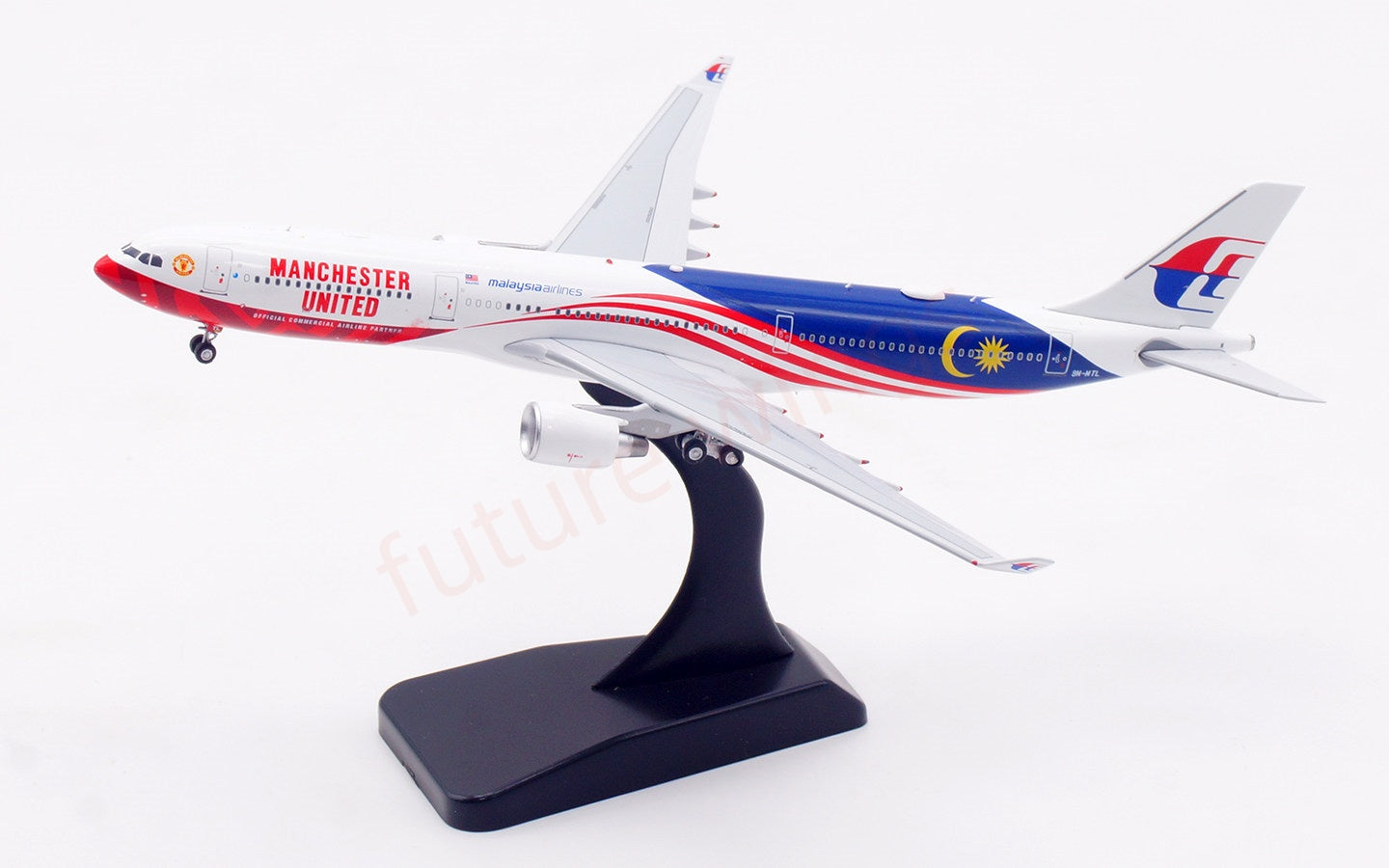 1:400 Aviation400 Malaysia Airlines A330-300 9M-MTL Free Tractor+Stand