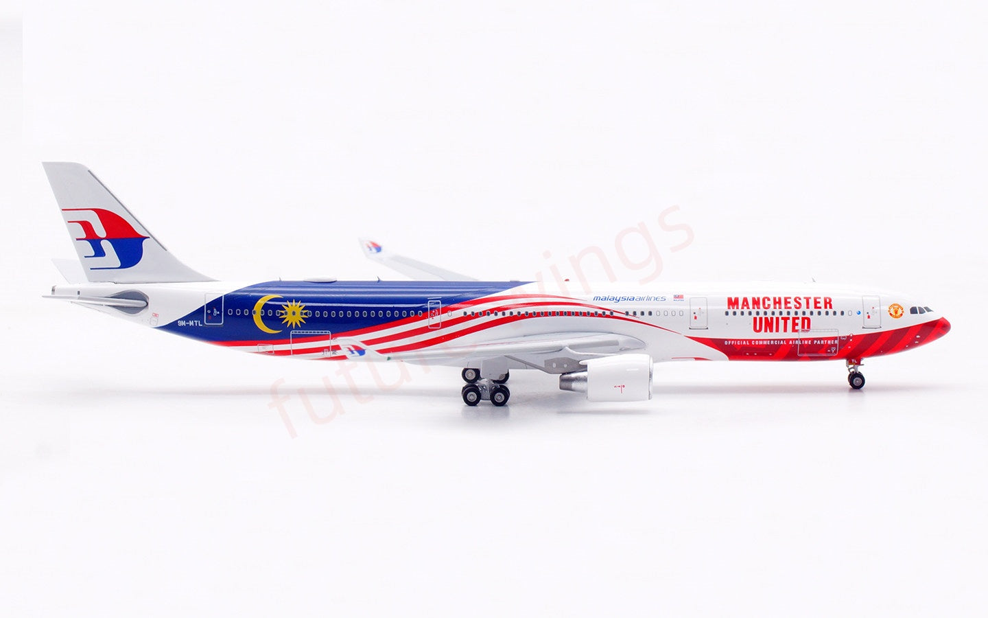 1:400 Aviation400 Malaysia Airlines A330-300 9M-MTL Free Tractor+Stand