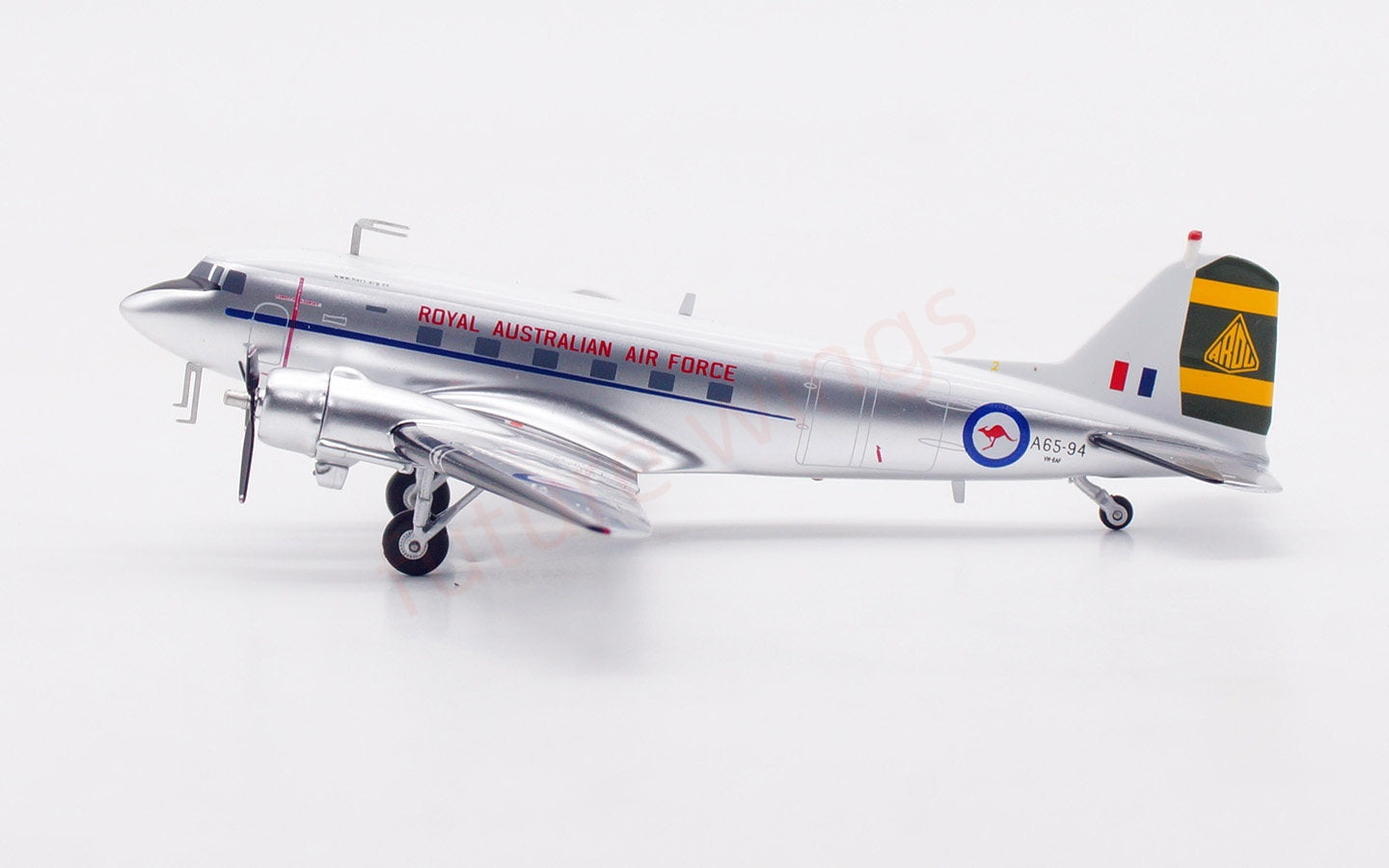 1:200 InFlight200 Royal Australian Air Force Douglas C-47B VH-EAF Aircraft Model