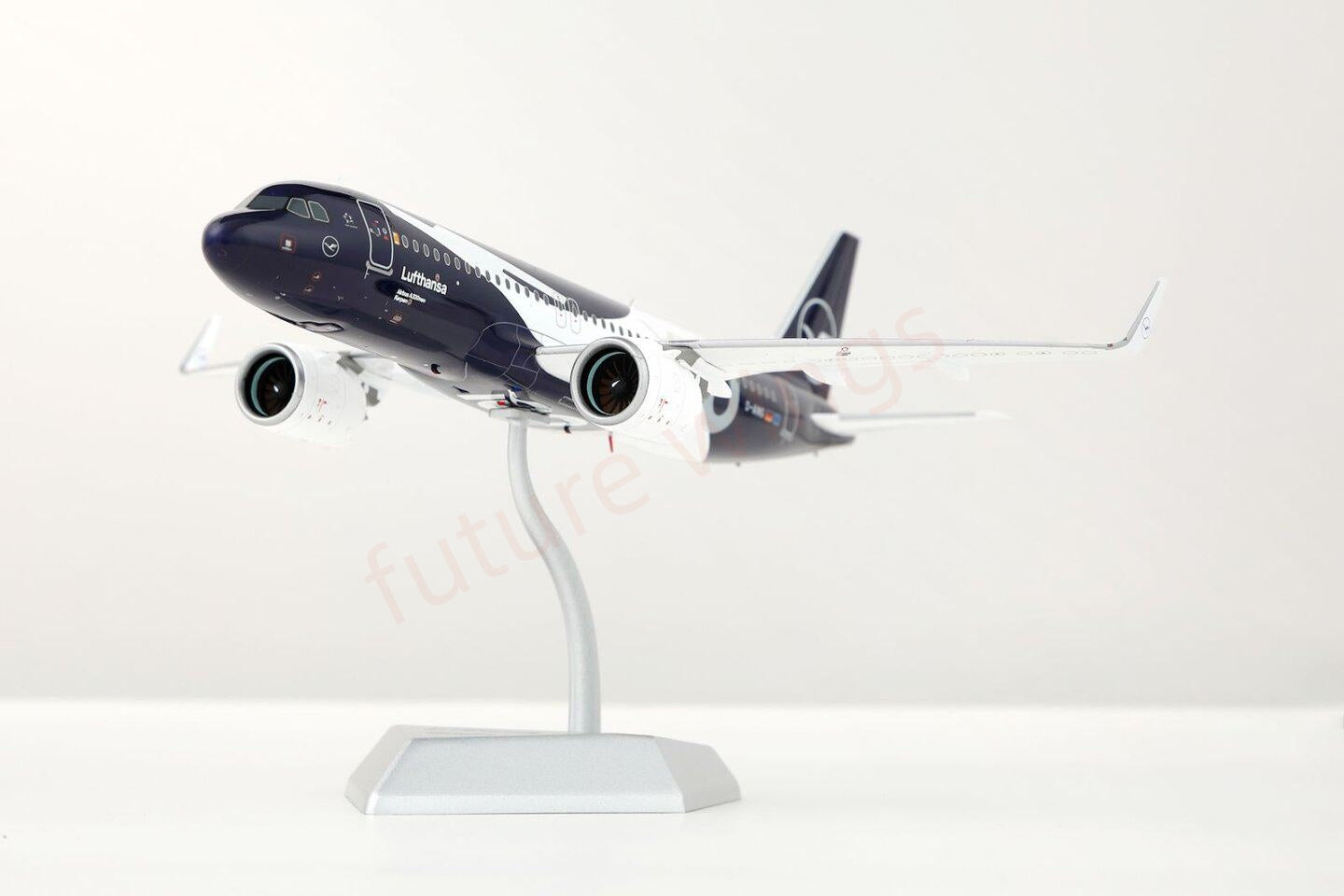 1:200 SQ Wings Lufthansa Airlines A320neo D-AING "100Years"Diecast Aircraft Model