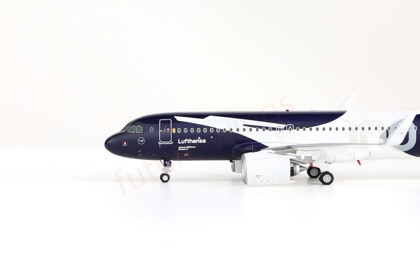1:200 SQ Wings Lufthansa Airlines A320neo D-AING "100Years"Diecast Aircraft Model