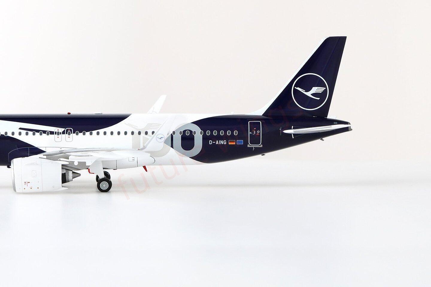 1:200 SQ Wings Lufthansa Airlines A320neo D-AING "100Years"Diecast Aircraft Model