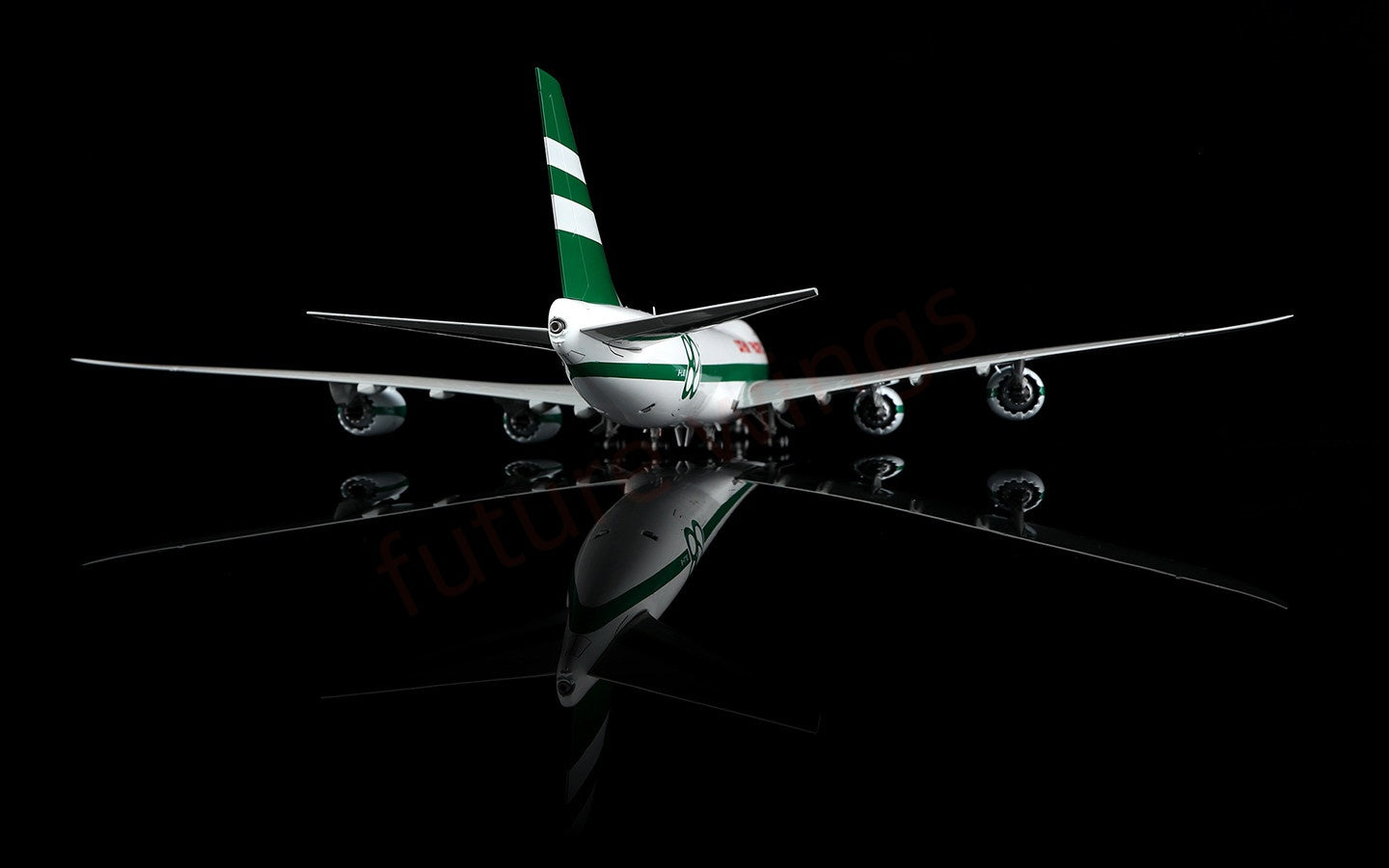 1:200 SQ Wings Cathay Pacific B747-8F B-LJE “80Years” Diecast Aircraft Model