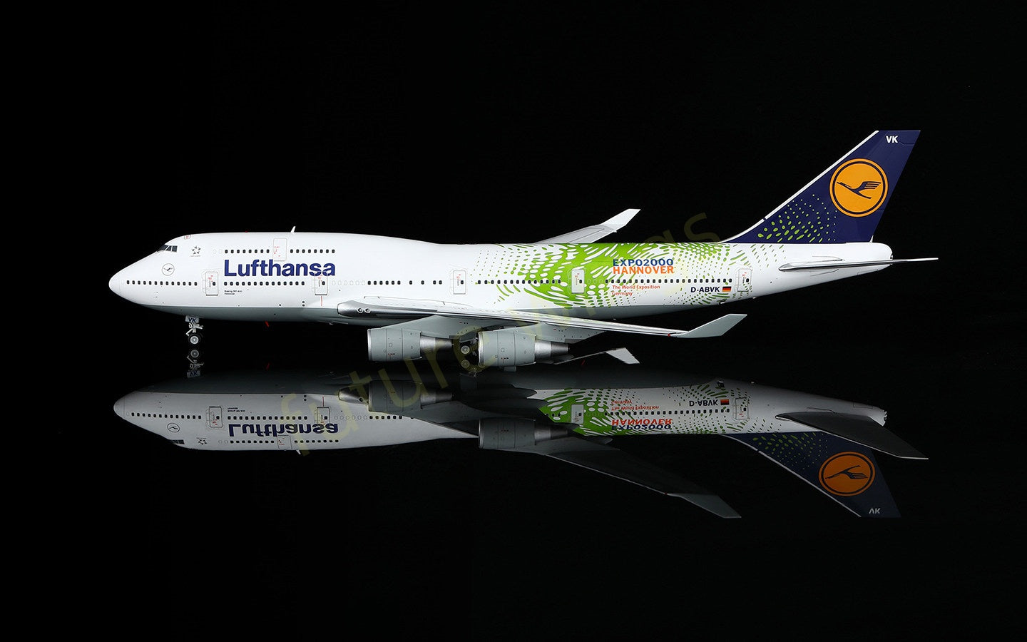 1:200 SQ Wings Lufthansa Airlines B747-400 D-ABVK Diecast Aircraft Model