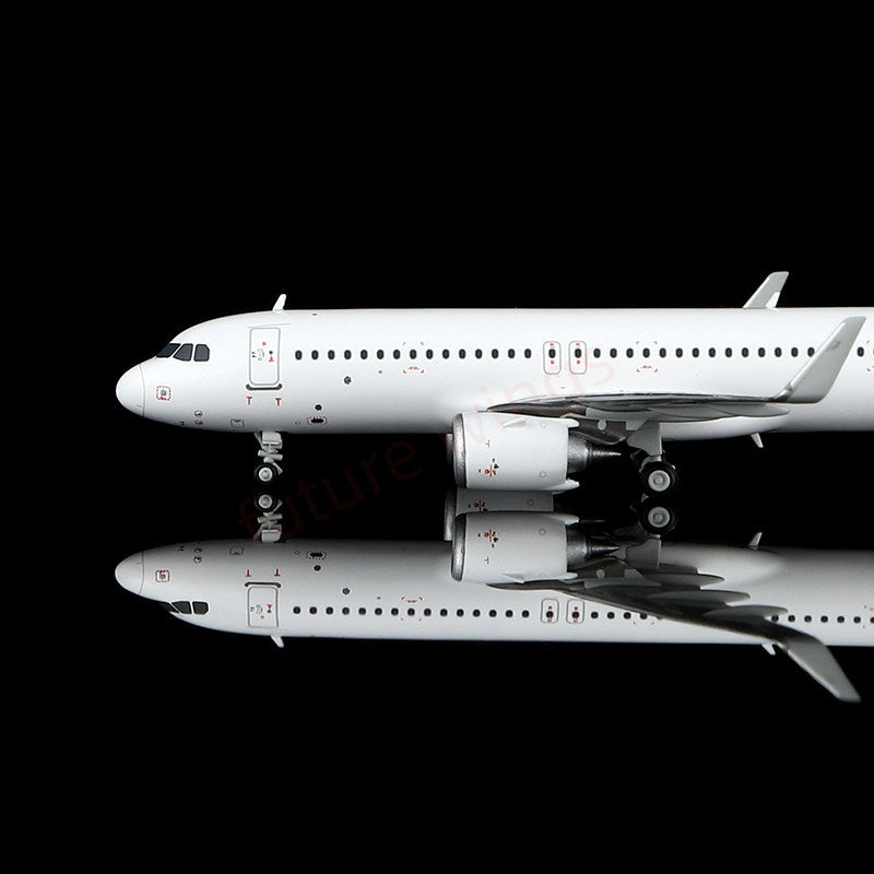 1:400 HX Models Airbus A321neo Blank Aircraft Model+Free Tractor