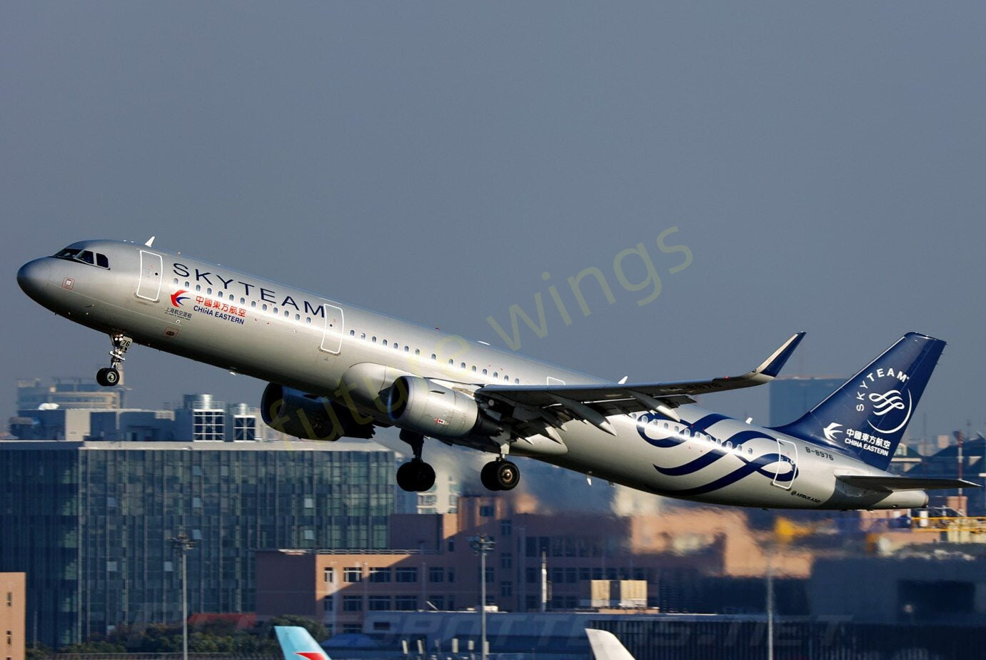 1:200 KJ Models(InFlight200) China Eastern Airlines A321 B-8976 "SKYTEAM" Diecast Aircraft Model