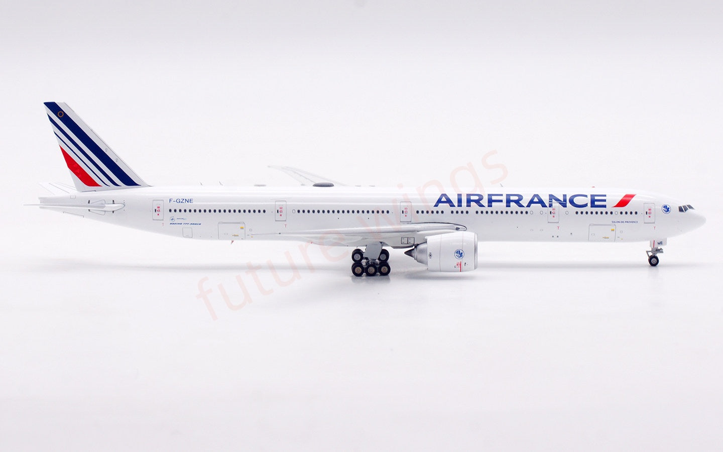 1:400 Aviation400 Air France B777-300ER F-GZNE Aircraft Model Free Tractor+Stand