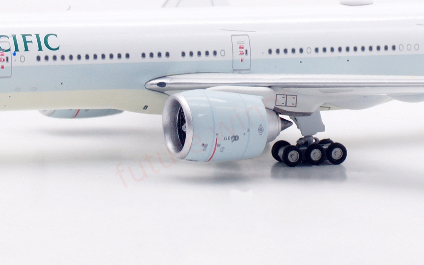 1:400 Aviation400 Cathay Pacific B777-300ER B-KQV Aircraft Model Free Tractor+Stand