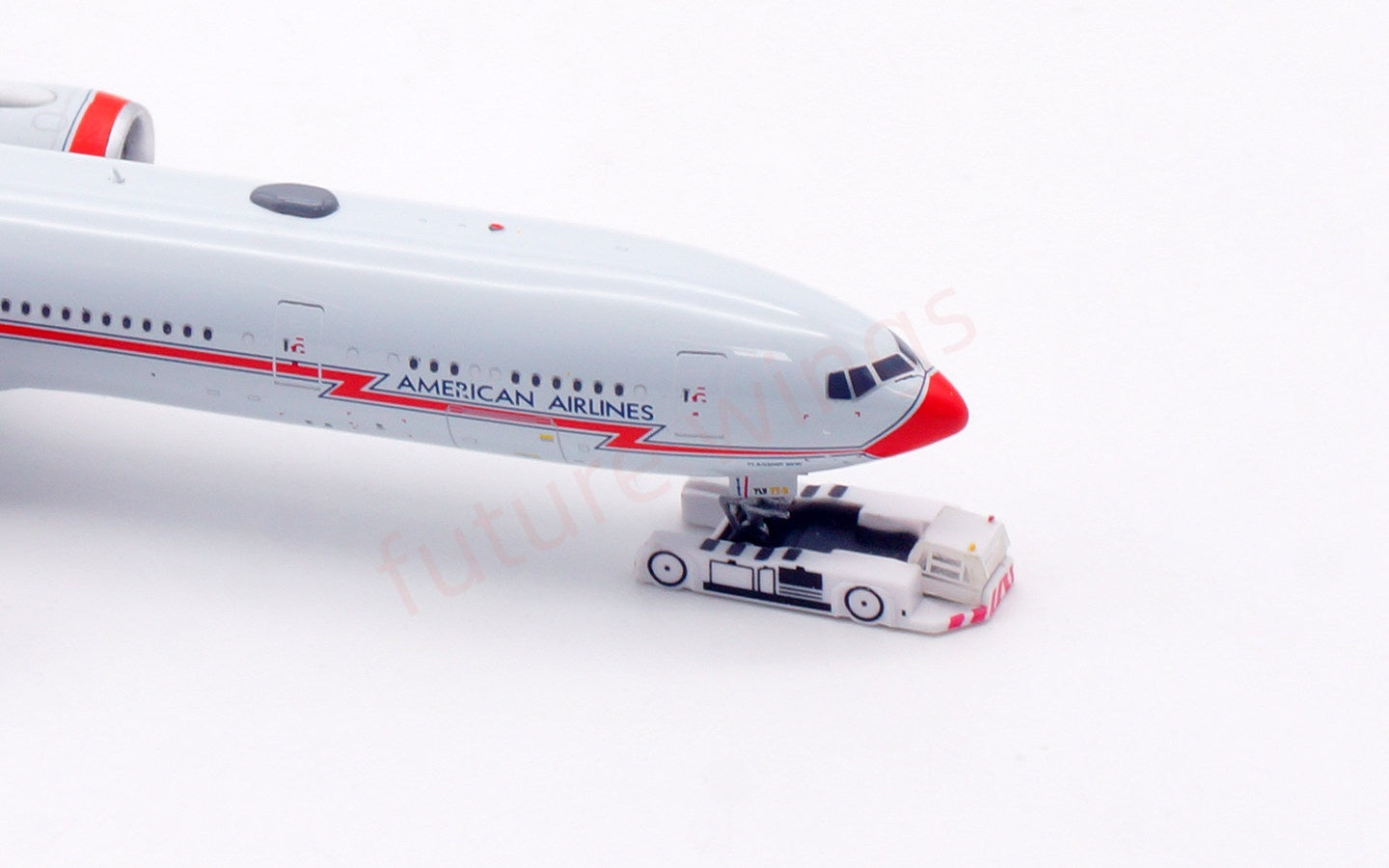 1:400 Aviation400 American Airlines B777-300ER N735AT Free Tractor+Stand