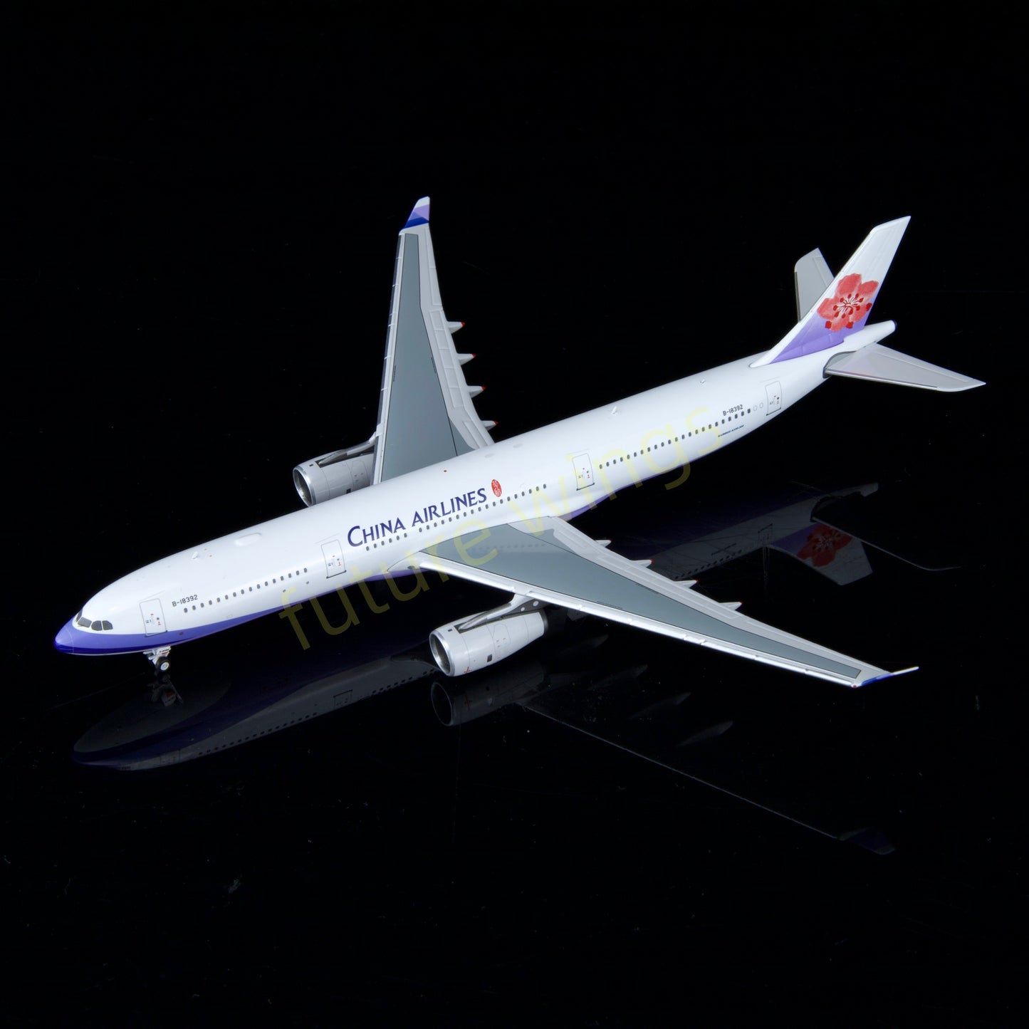 1:400 Kylin Models China Airlines A330-343 B-18392 Aircraft Model+Free Tractor