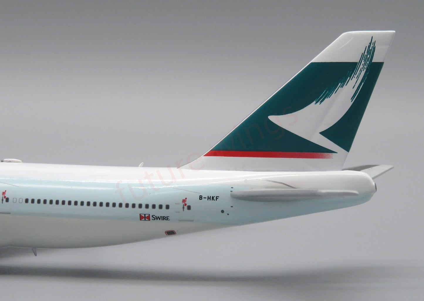 1:400 Apollo Cathay Pacific B747-400 B-HKF Aircraft Model+Free Tractor
