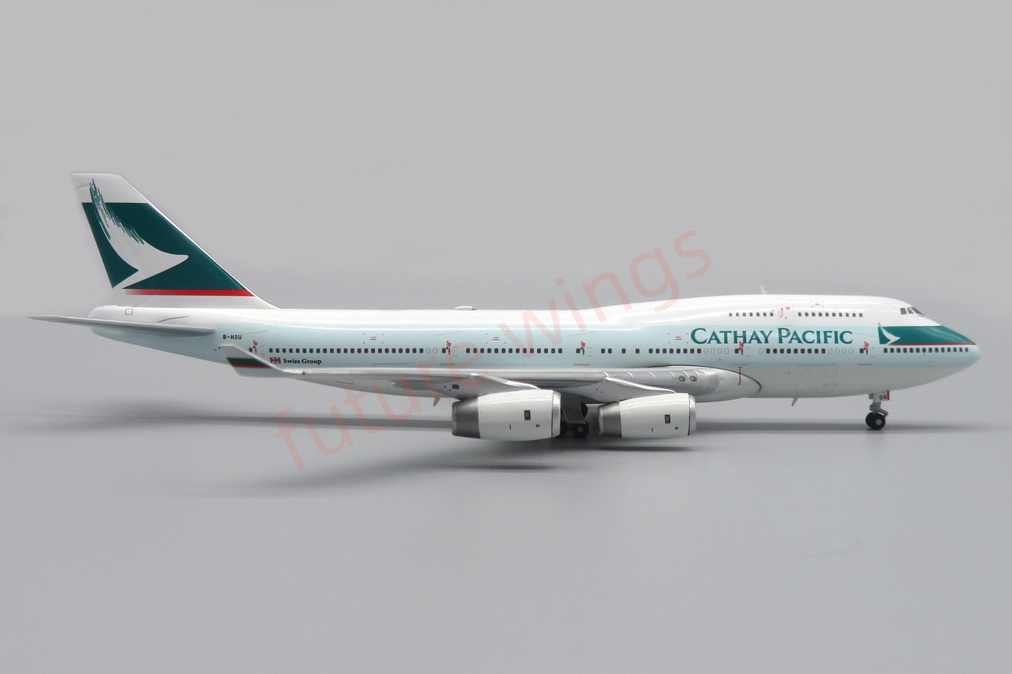 1:400 Apollo Cathay Pacific B747-400 B-HOU Aircraft Model+Free Tractor