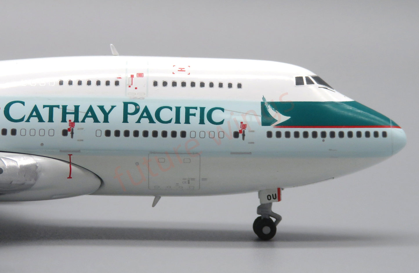 1:400 Apollo Cathay Pacific B747-400 B-HOU Aircraft Model+Free Tractor
