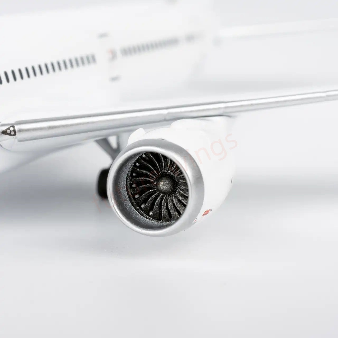 1:400 NG Models NG55118 B787-9 Blank Aircraft Model+Free Tractor