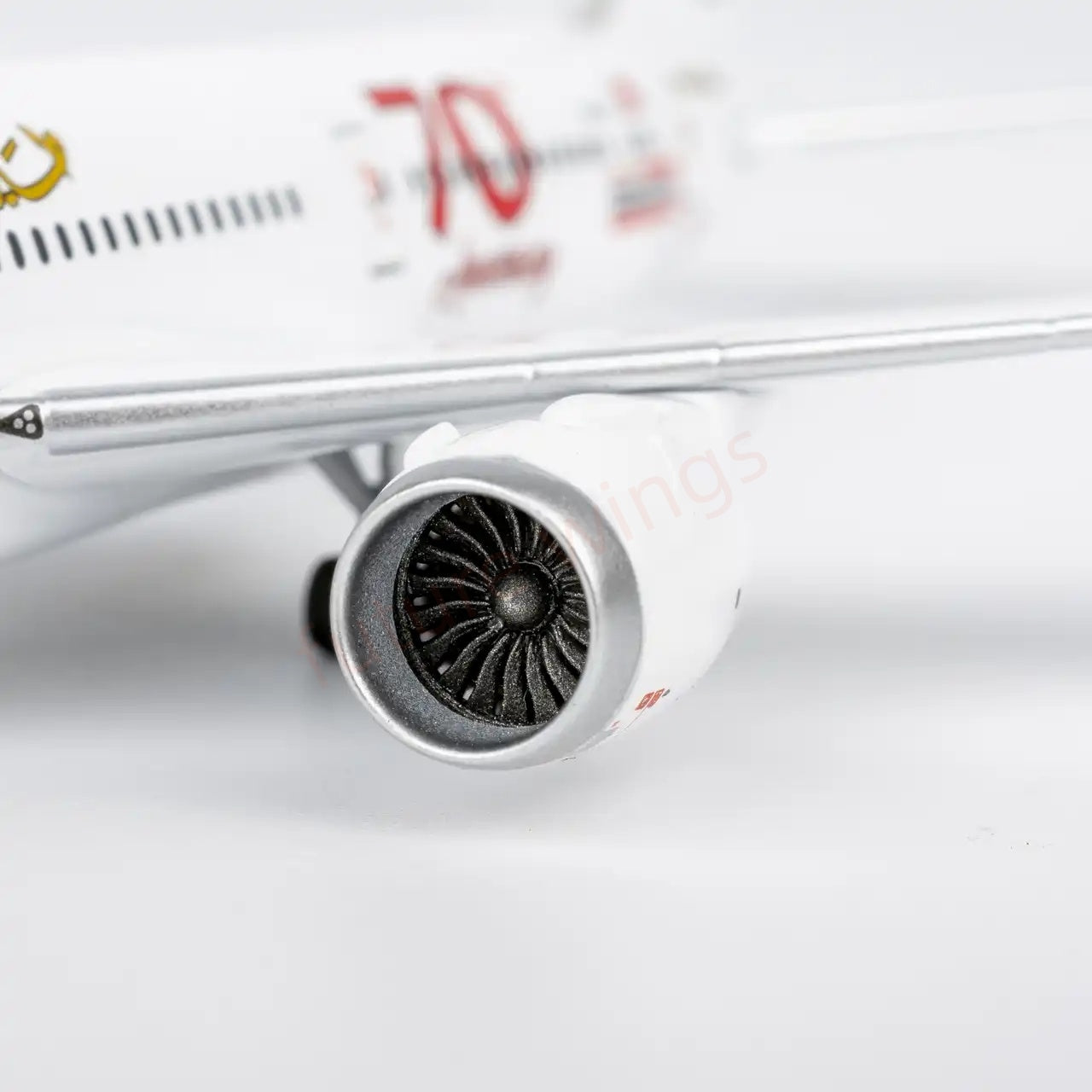 1:400 NG Models NG55157 Gulf Air B787-9 A9C-FG "70th" Aircraft Model+Free Tractor