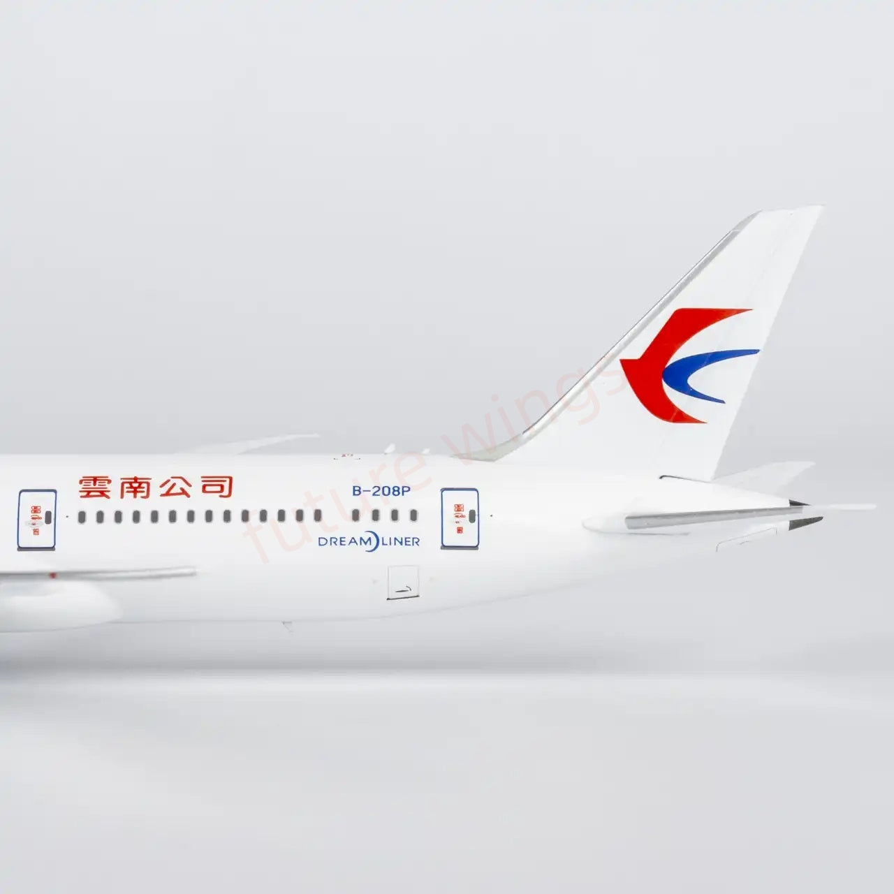 1:400 NG Models NG55139 China Eastern Airlines B787-9 B-208P+Free Tractor