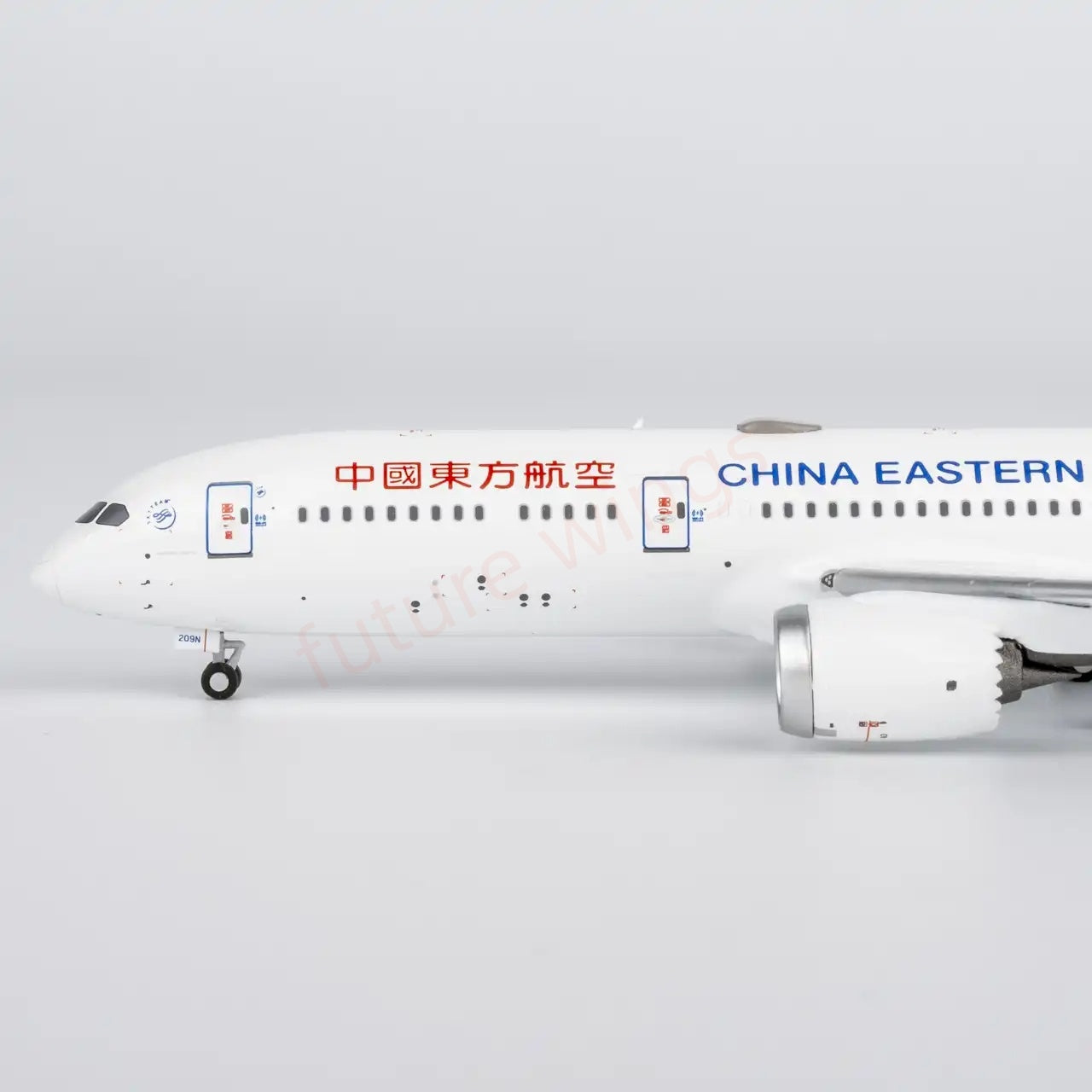 1:400 NG Models NG55140 China Eastern Airlines B787-9 B-209N+Free Tractor