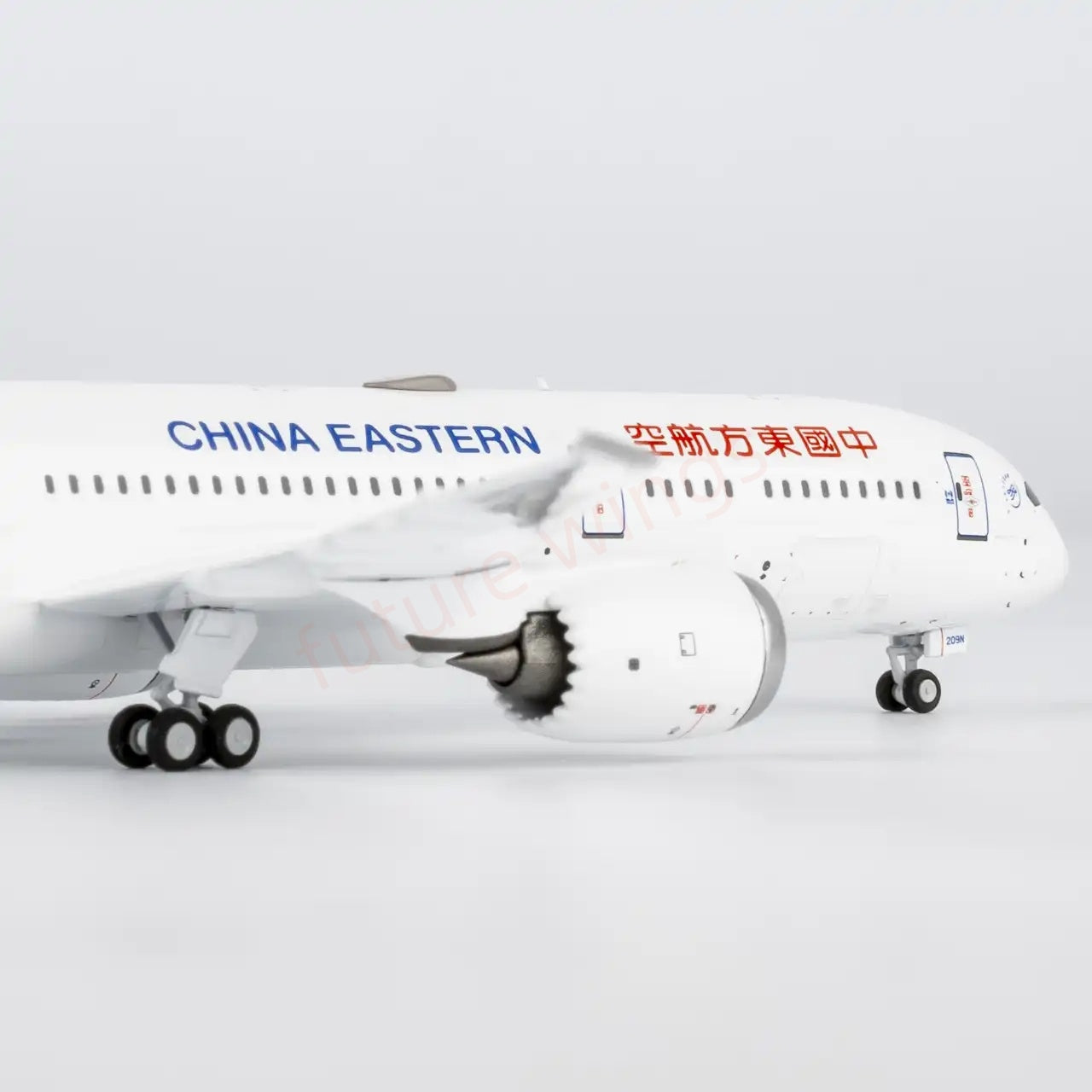 1:400 NG Models NG55140 China Eastern Airlines B787-9 B-209N+Free Tractor