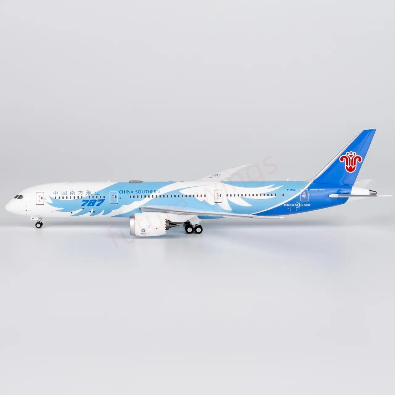 1:400 NG Models NG24179 China Southern Airlines B787-9 B-20EL+Free Tractor