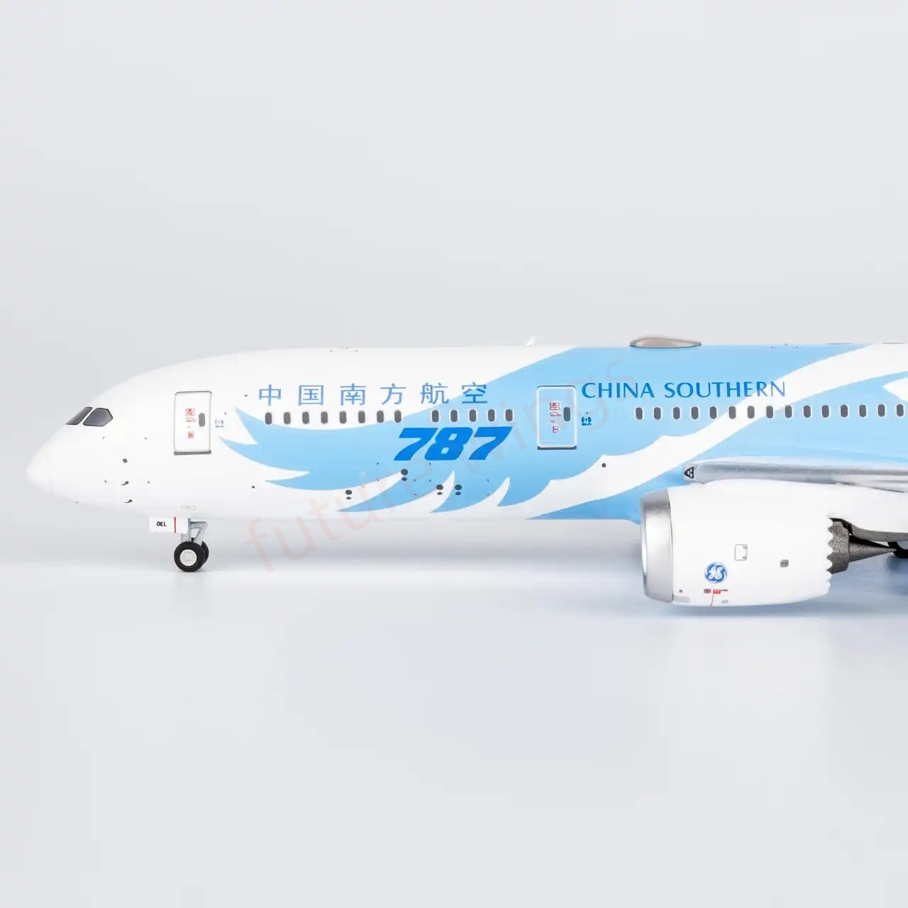 1:400 NG Models NG24179 China Southern Airlines B787-9 B-20EL+Free Tractor